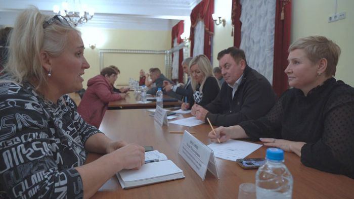 Приём жителей &laquo;выездной администрацией&raquo;. ДК им.Гагарина