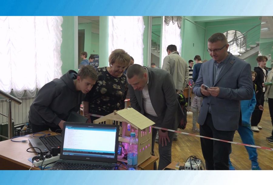 Робототехнику со всего округа представили на фестивале в ОДЦ &laquo;Октябрь&raquo;