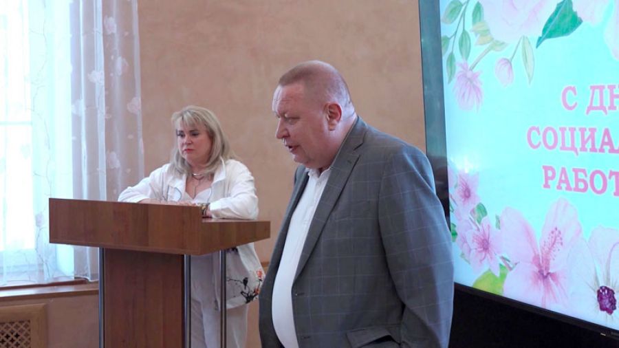 &laquo;Специальный репортаж&raquo;. Профессиональные праздники социальных и медицинских работников