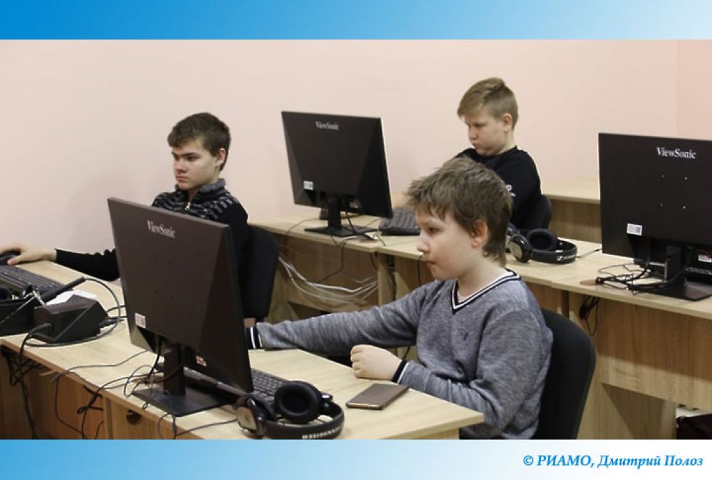 В школы Подмосковья поступит около 15 тыс единиц компьютерной техники