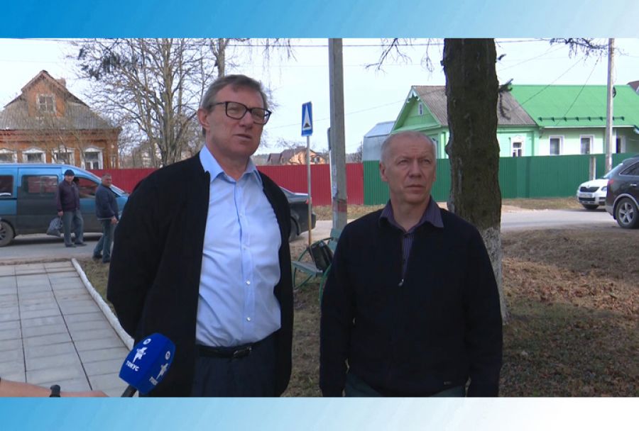 Константин Негурица объехал памятники в Наугольном, Лесхозе и Зубачёво