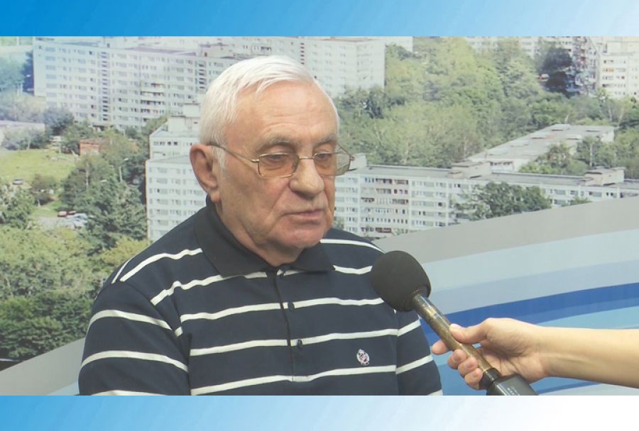 2 почётных гражданина продолжают принимать поздравления