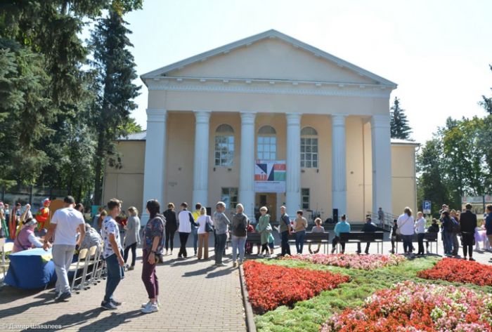 День открытых дверей состоялся в образовательно-досуговом центре &laquo;Октябрь&raquo;