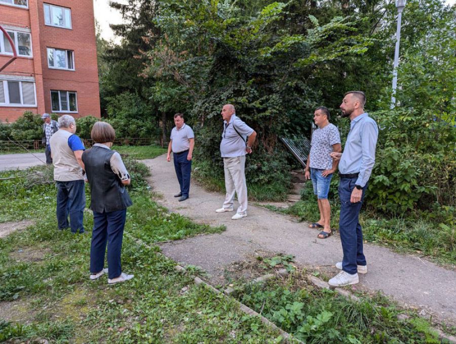 Алексей Вохменцев провел встречу с жителями домов 8а, 8б и 8в по улице Молодежная