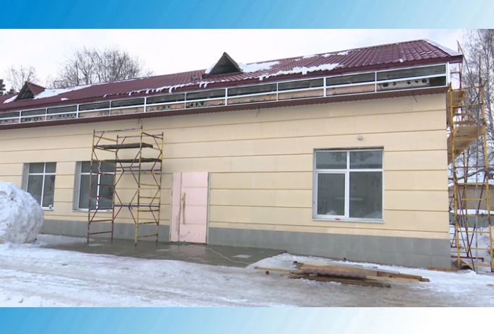 Александр Легков посетил сельский Дом культуры в Заречном
