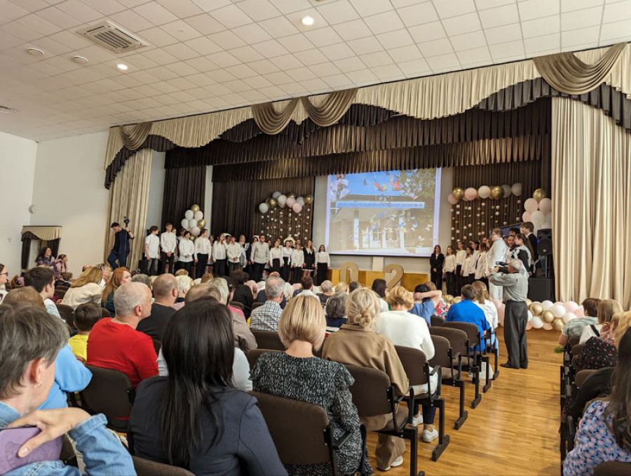 Последний звонок для выпускников 4-ой школы
