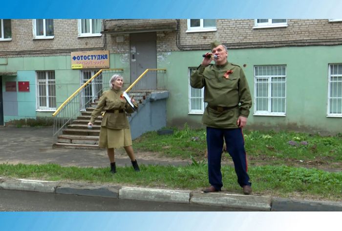 Участников войны поздравили агитбригады