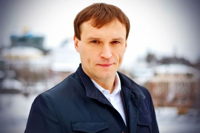 Депутат Госдумы Сергей Пахомов подал пример мужчинам Сергиева Посада 8 марта