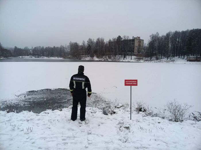 В Сергиево-Посадском округе продолжается установка предупреждающих табличек на водоемах