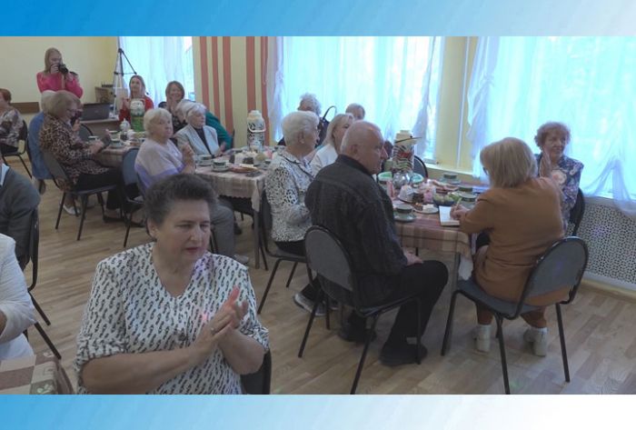 Павел Соломатин поздравил ветеранов завода ЗОМЗ