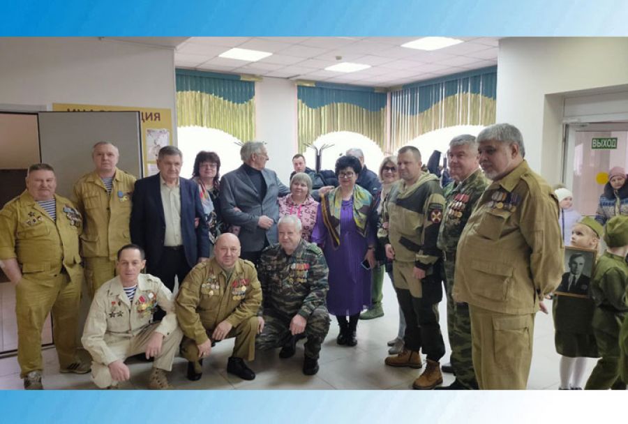 Гордись, Отчизна, славными сынами!