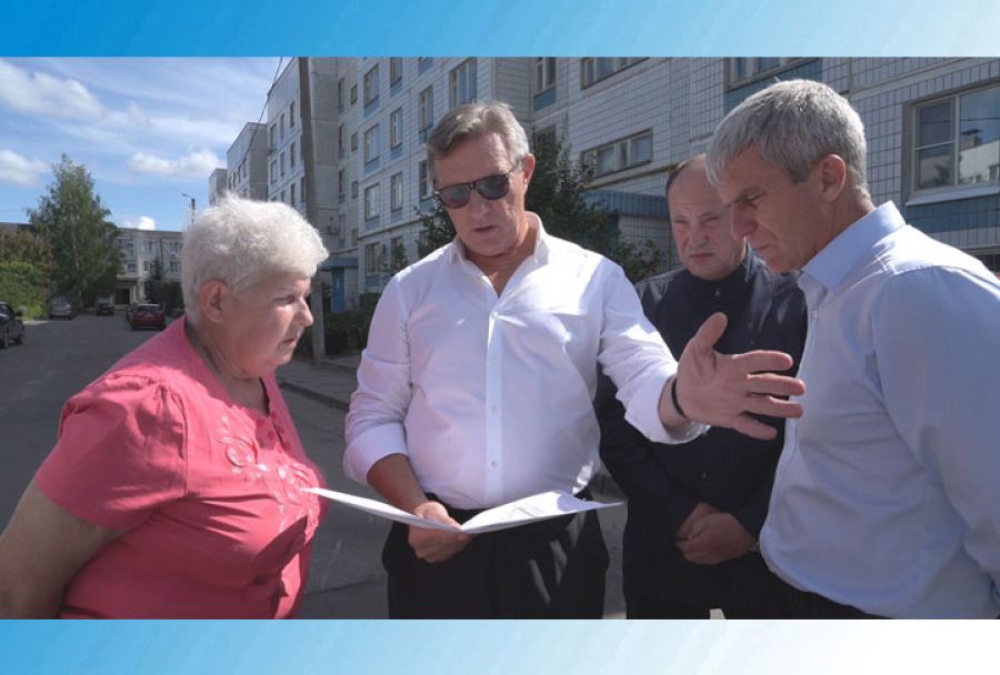 Представители властей встретились с жильцами дома №7 на Владимирской