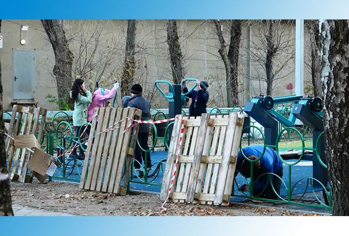 Нетерпеливые жители используют и портят элементы детских площадок до сдачи объектов