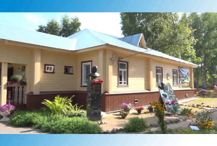 В селе Завражье открыли памятники Павлу Флоренскому и Андрею Тарковскому