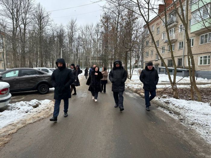 Депутатский объезд. Краснозаводск, ул.Театральная