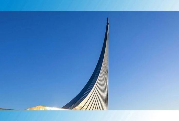 Началась реставрация легендарного монумента ракеты около метро &laquo;ВДНХ&raquo; в Москве
