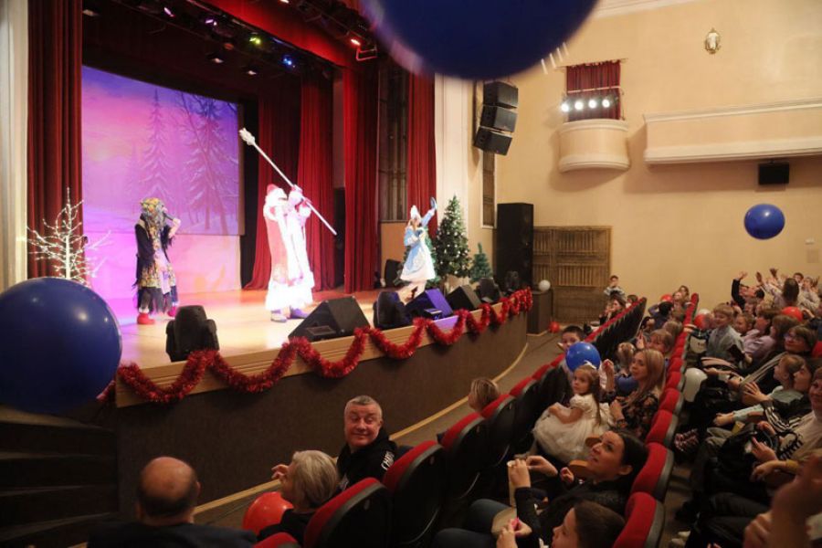 400 человек посетили новогоднее мероприятие «Однажды в сказке»