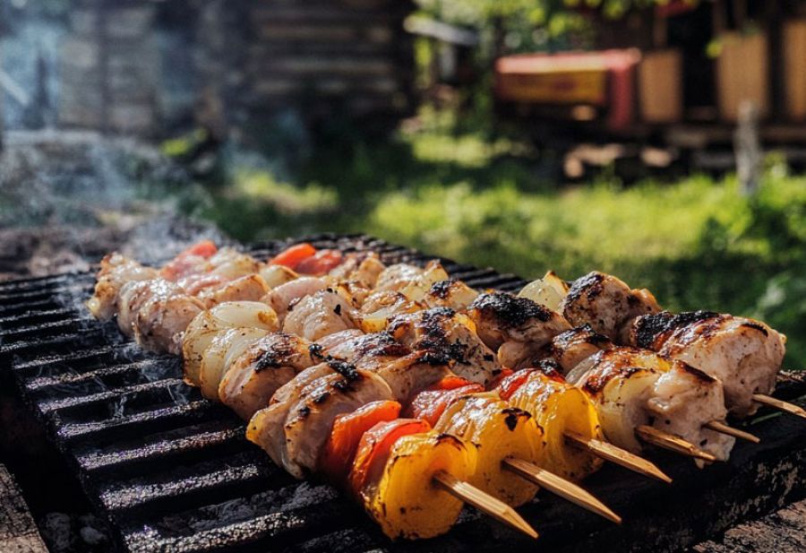 Жарим шашлыки безопасно