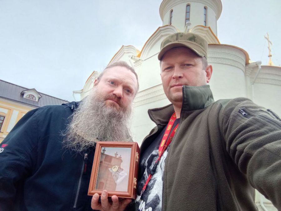 Денис Ахромкин отправился в очередную гуманитарную поездку на Донбасс