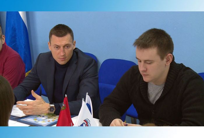 Александр Легков встретился с представителями Молодёжного парламента