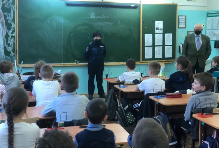 Сотрудники полиции провели акцию &laquo;Безопасная зима&raquo;