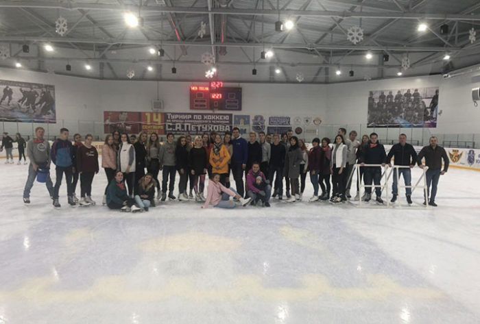 Совет сторонников совместно с молодогвардейцами Сергиева Посада организовали спортивные соревнования на льду