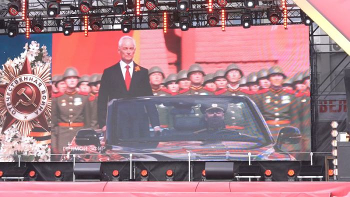 На Советской площади проходила трансляция Парада Победы с Красной площади