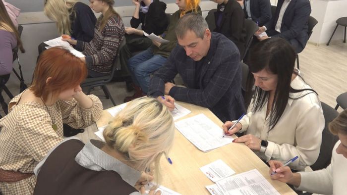 &laquo;Правовой экзамен&raquo; сдавали в библиотеке имени Горловского