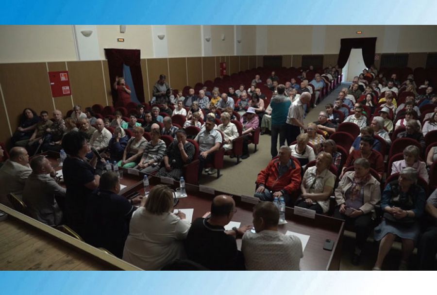 Жители микрорайона Звёздочка встретились с представителями власти