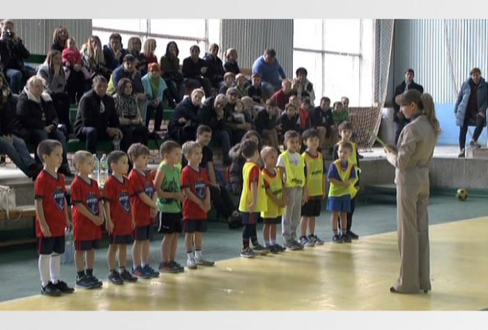 Соревнования футбольной школы &laquo;Квадрат&raquo; прошли в СК &laquo;Салют&raquo;