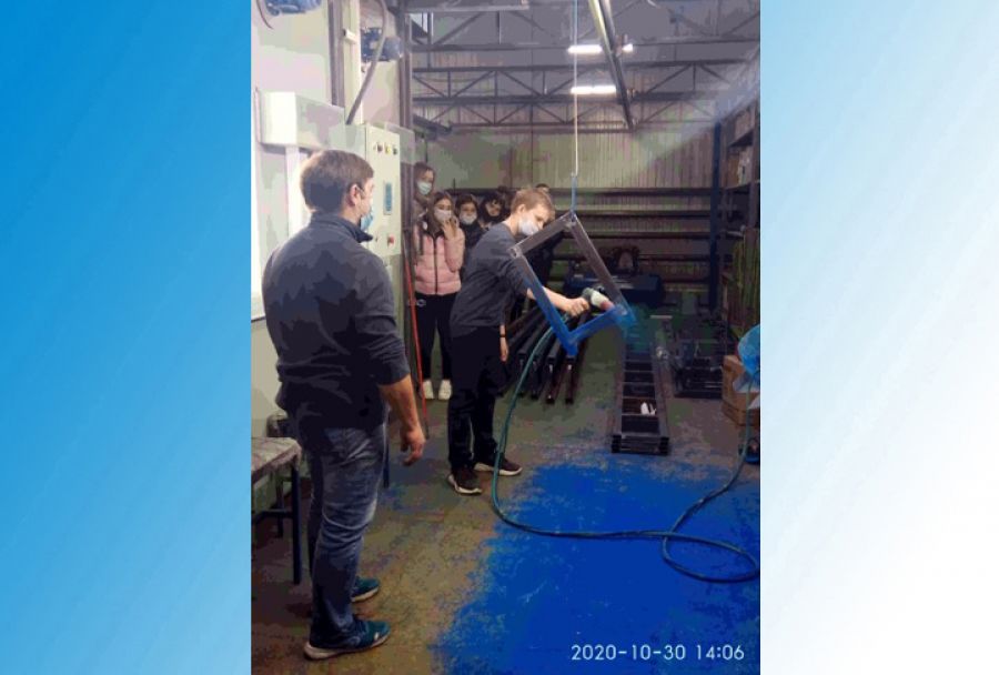 Восьмиклассники из Хотькова познакомились с деятельностью Теплоизолита