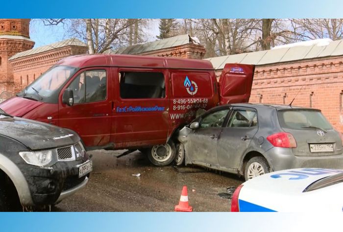 6 марта в центре Сергиева Посада произошло ДТП