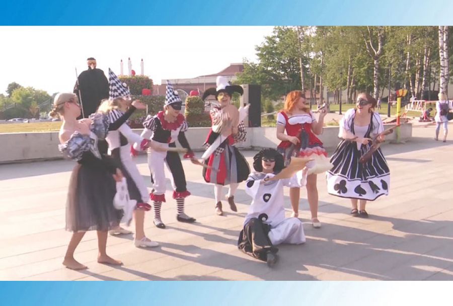 Уличный театральный фестиваль «Вне формата «У Троицы» ждёт гостей