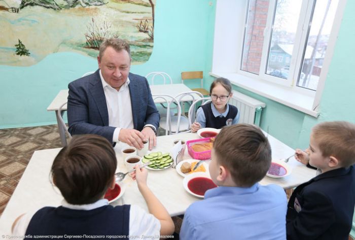 Бесплатное питание получат все льготные категории школьников