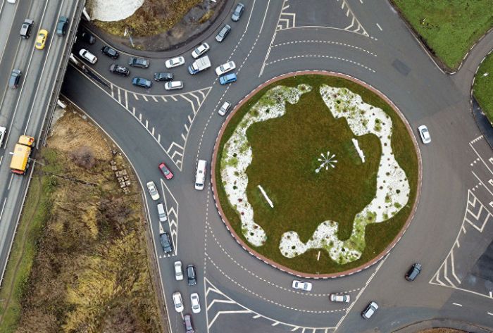 Вступили в силу новые правила движения по кругу