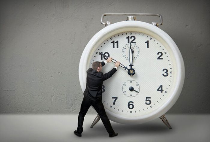 В Госдуму внесли законопроект о возвращении сезонного перевода времени