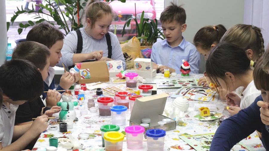 Мастерскую Деда Мороза организовали в приёмной &laquo;Единой России&raquo;