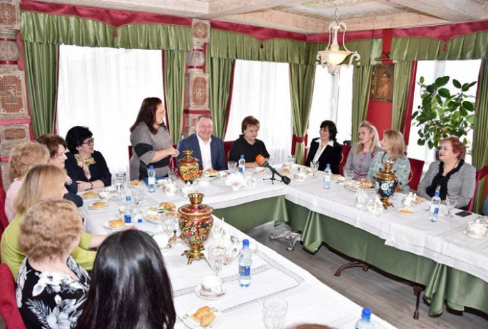 Союз деловых женщин получил поздравления от Михаила Токарева