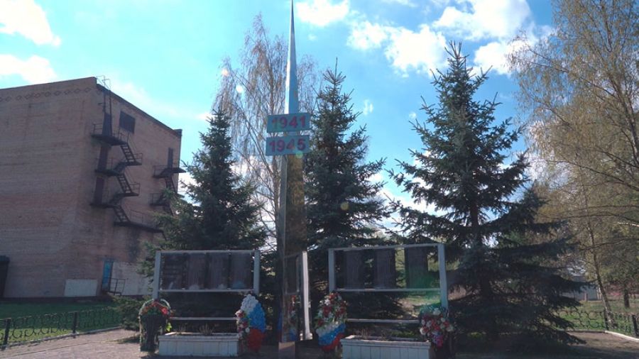 Депутаты проверяют состояние памятников в Сергиево-Посадском округе