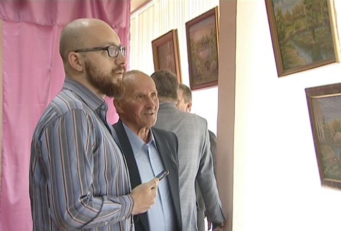 Выставка Алексея Юревича открылась в деревне Торгашино
