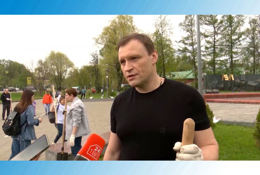 У Мемориала Славы появились новые деревья