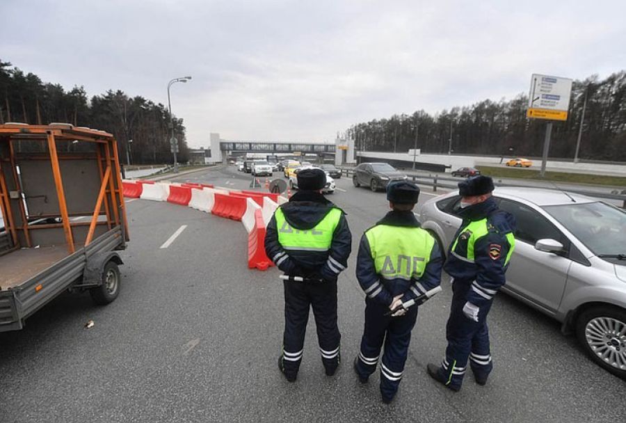 На подмосковных дорогах начали проверять спецпропуска у автомобилистов
